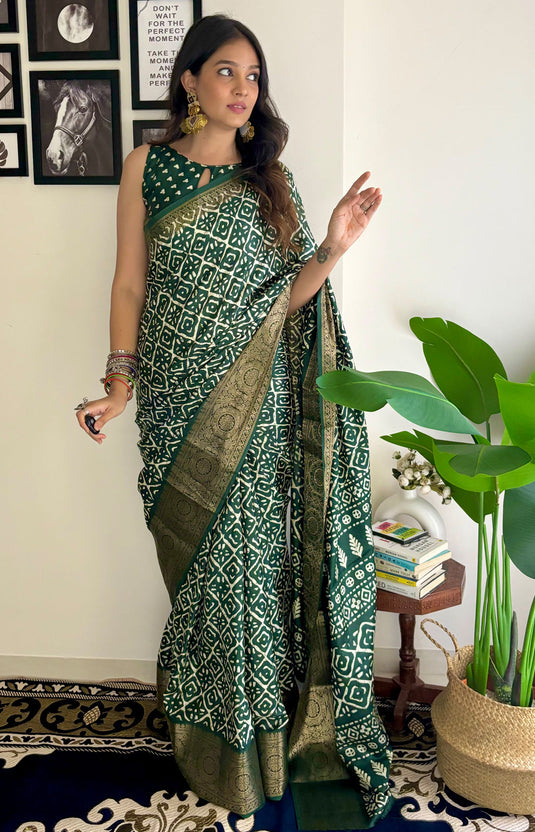 Villagius Partywear, Silk, Zari, New, Festive, Printed, Influencer Zari Partywear Pashmina Silk Green Color AARTI_GREEN Saree