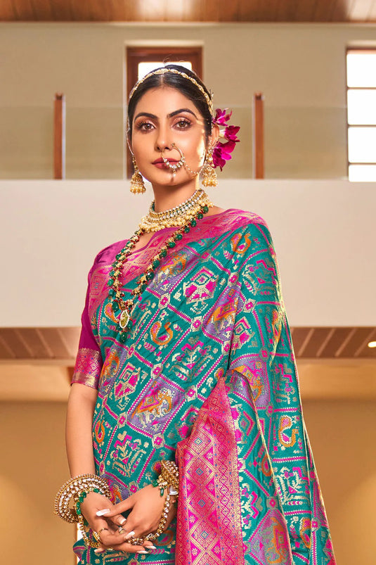 Cultural Fusion Banarasi Silk Saree with Contemporary Jacquard Patterns