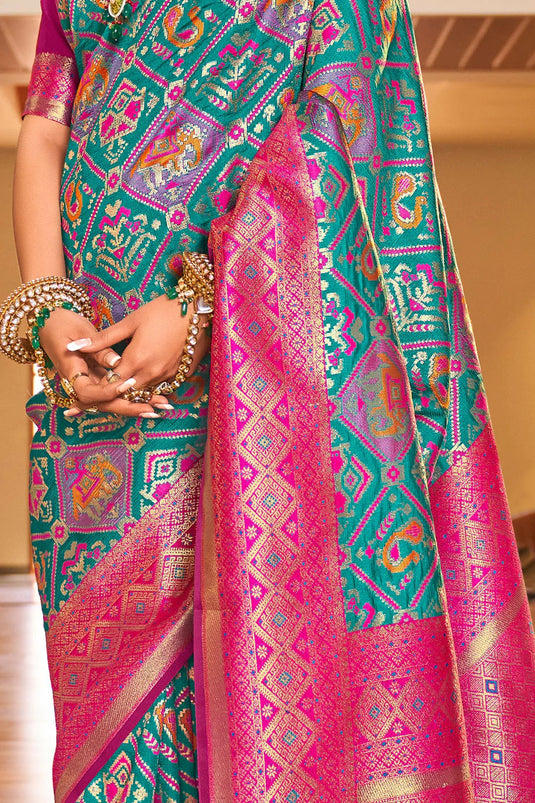 Cultural Fusion Banarasi Silk Saree with Contemporary Jacquard Patterns